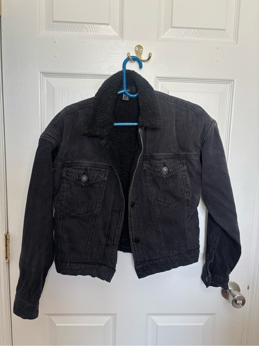 Forver 21 Black Sherpa-Lined Denim Jacket